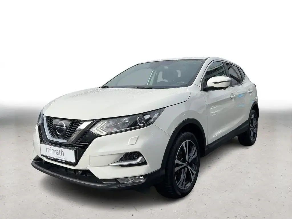 Main__Slider__Photo:Nissan Qashqai N-Connecta 1.2 DIG-T AHK+NAVI+RFK+SHZ+PD 09/2017-1