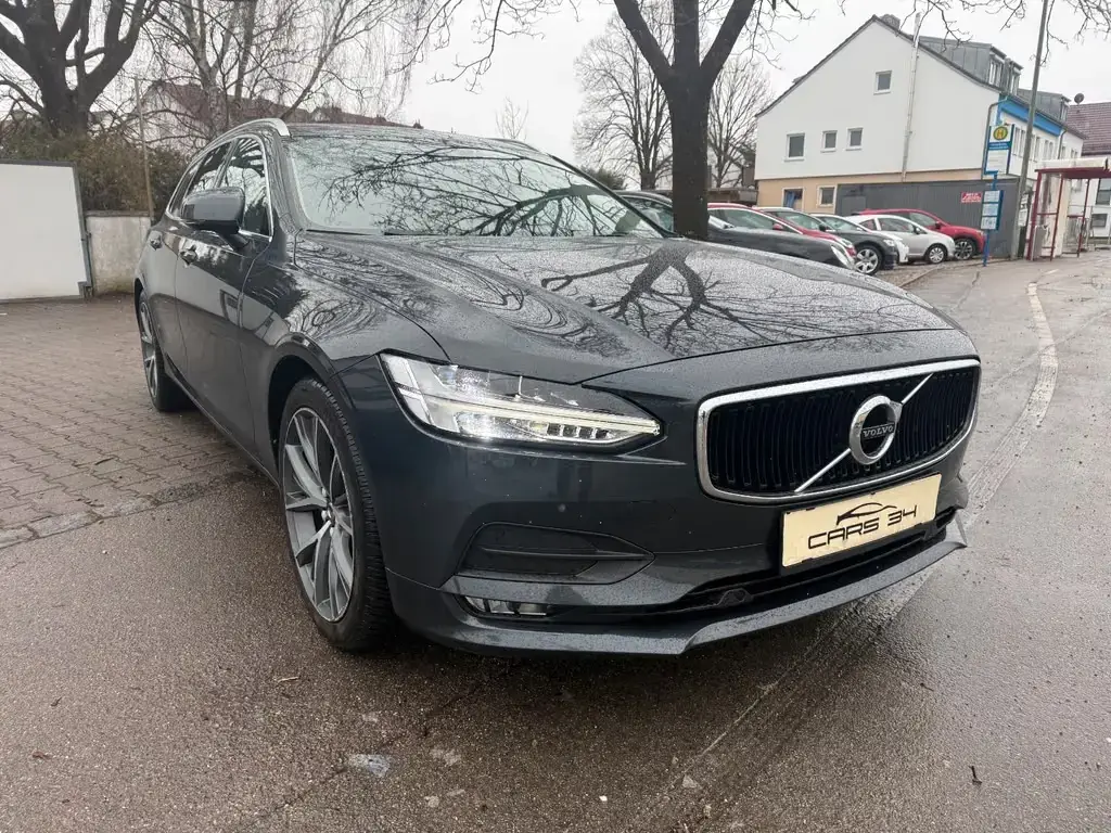 Main__Slider__Photo:Volvo V90 Kombi Momentum 12/2017-1