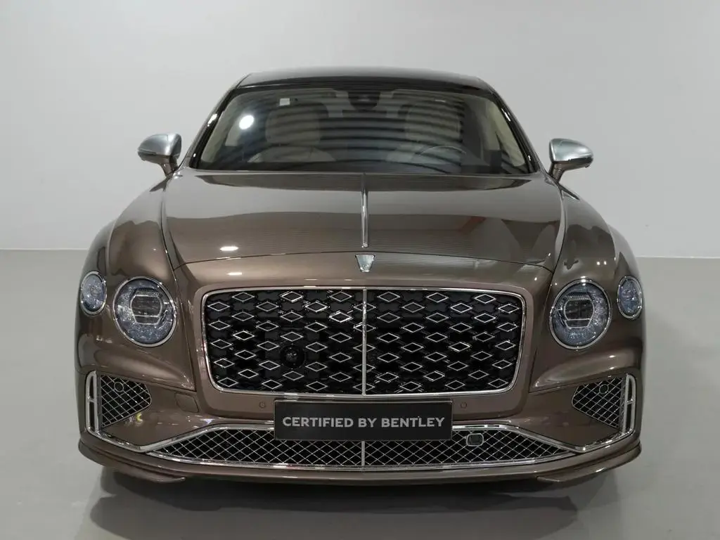 Main__Slider__Photo:Bentley Flying Spur Mulliner 11/2024-1