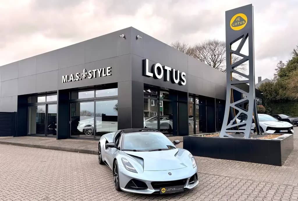 Main__Slider__Photo:Lotus Emira i4 Turbo SE Lotus Wuppertal 03/2026-0