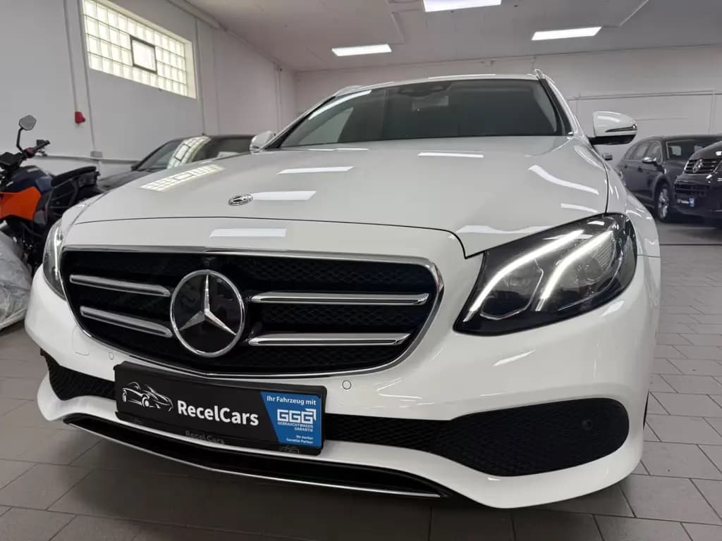 Main__Slider__Photo:Mercedes-Benz E-Class d T*AVANTGARDE*LEDER*360°*AMG 19''*8-FACH* 10/2019-0