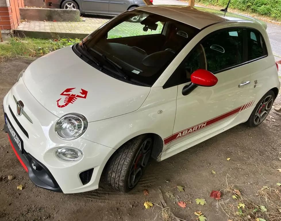 Main__Slider__Photo:Abarth 14800 EUR netto 500 595 1.4 T-Jet 16V 09/2021-0