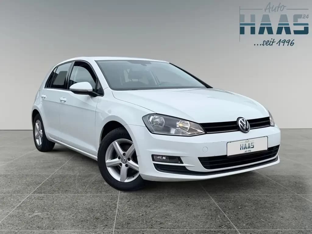 Main__Slider__Photo:Volkswagen Golf VII Lim. Trendline BMT Klima Einparkhilfe 03/2015-0