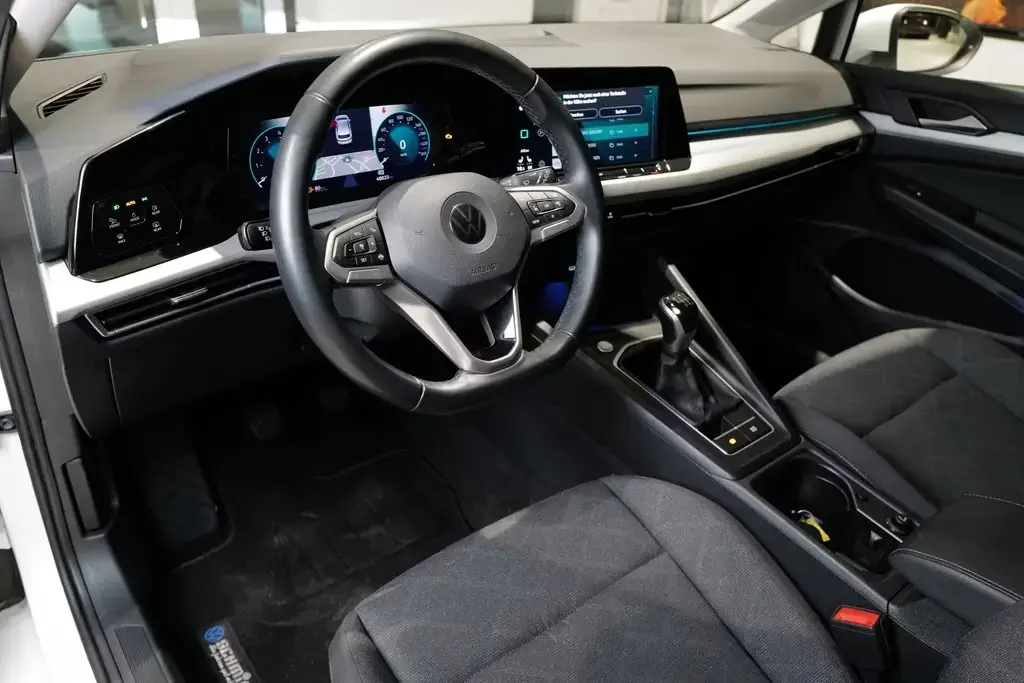 Main__Slider__Photo:Volkswagen Golf VIII 1.5TSI Life Navi Rkam LedPlus CarPlay 01/2023-1