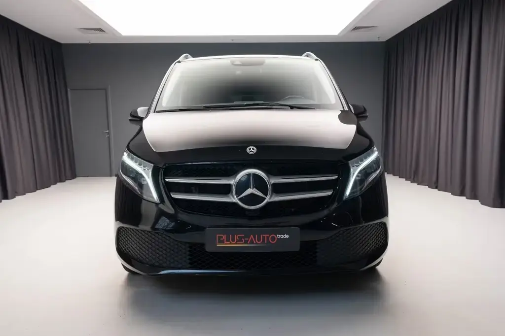 Main__Slider__Photo:Mercedes-Benz V-Class d Extralang 4Matic 9G-TRONIC 11/2020-1