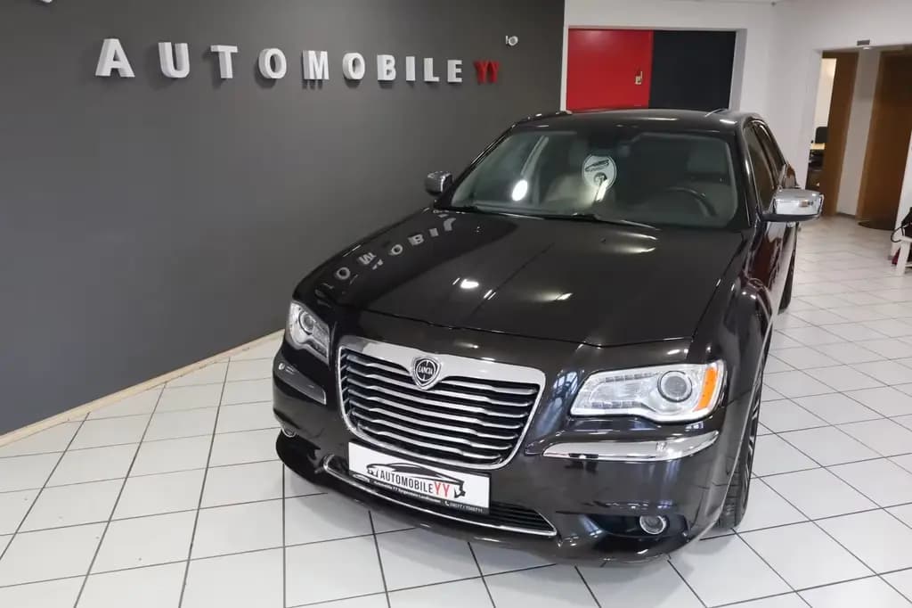 Main__Slider__Photo:Lancia Thema 3.0 CRD Executive,BiXen,Navi,KeyG,Pano,ACC 05/2012-0