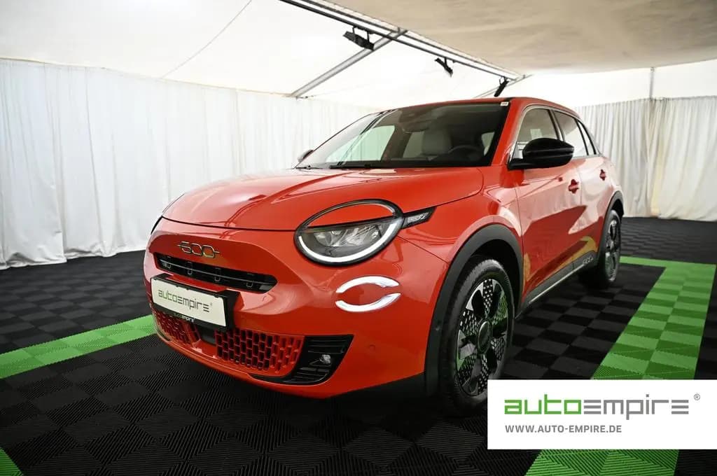Main__Slider__Photo:Fiat 600 1.2 Hybrid 136 DCT6 La Prima LED/NAVI/SHZ/18 12/2024-0