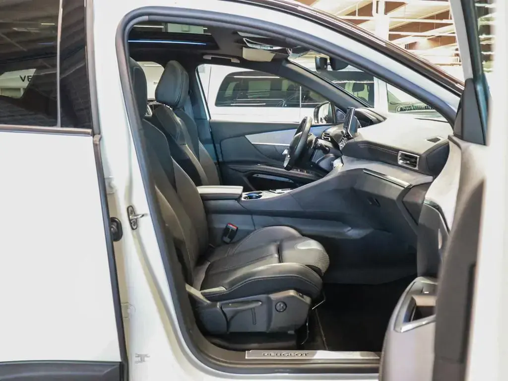 Main__Slider__Photo:Peugeot 3008 GT Hybrid 136 e-DSC6 AHK NACHTSICHT ACC LED 01/2024-1