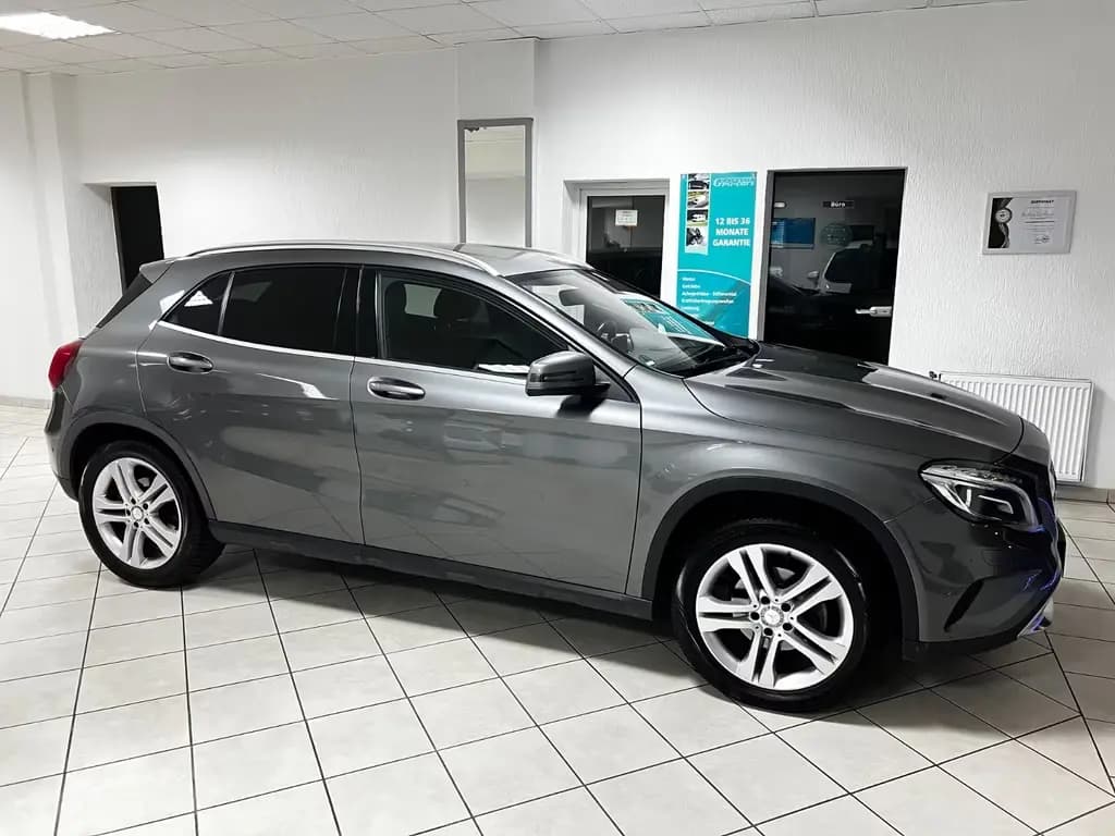 Main__Slider__Photo:Mercedes-Benz GLA-Class 200 AUTOMATIK COMAND LEDER ILS R.KAMERA 01/2016-0