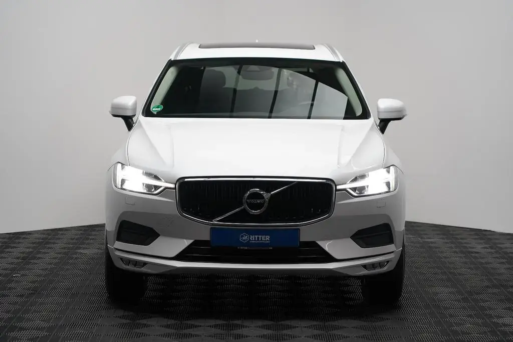 Main__Slider__Photo:Volvo XC60 B4 D AWD MomentumPro R-Kamera H&K PANO DAB 12/2020-1