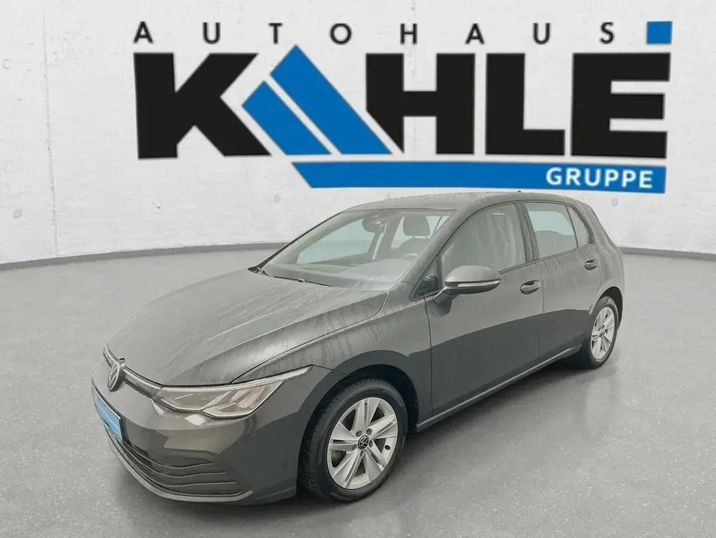 Main__Slider__Photo:Volkswagen Golf VIII 1.0 TSI Life 06/2022-1