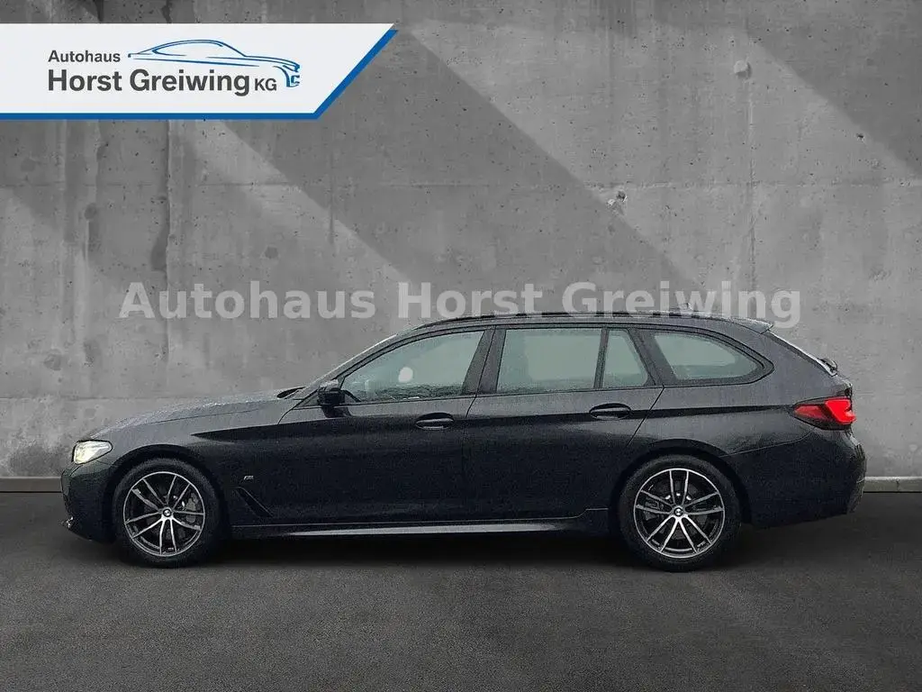Main__Slider__Photo:BMW Touring 530 i M Sport ACC,HUD Laser Pano 02/2023-1