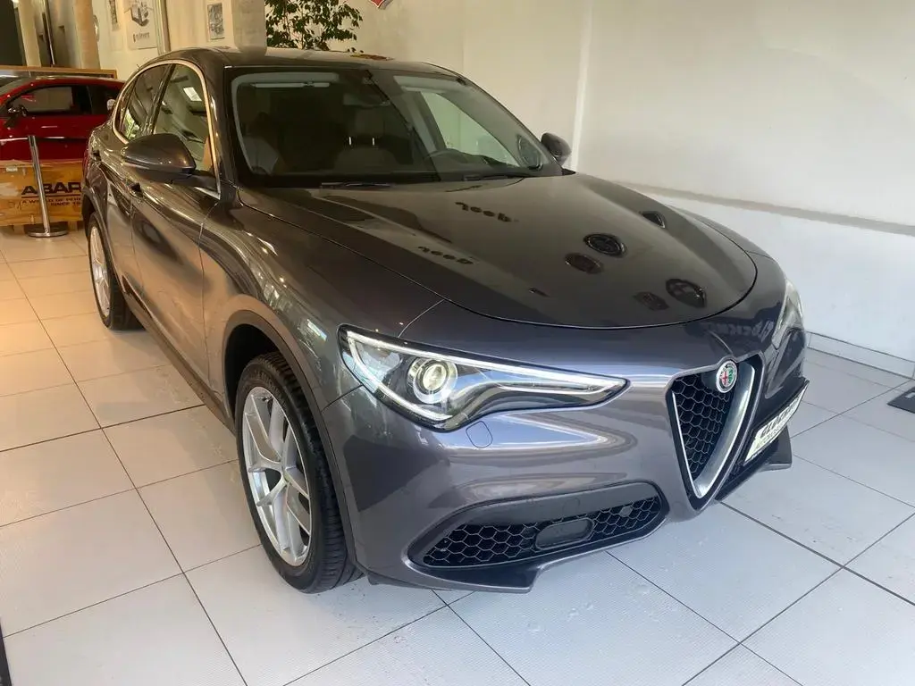 Main__Slider__Photo:Alfa Romeo Stelvio Super 2.0l TB Q4 NAVI LEDER ACC 11/2019-1