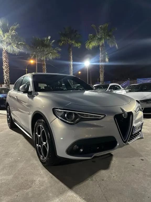 Main__Slider__Photo:Alfa Romeo Stelvio 2.2 Turbodiesel 190 CV AT8 Q4 08/2022-0