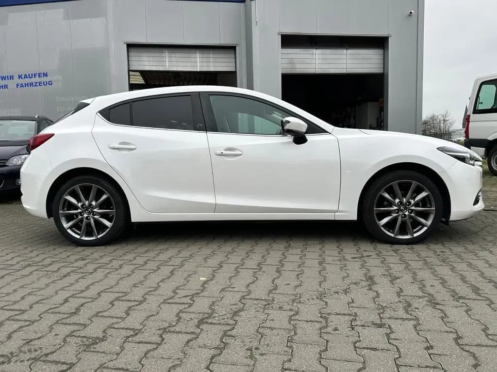 Main__Slider__Photo:Mazda 3 Lim. Signature,NAVI,KAMERA,1.HAND,SCHECKHEFT, 09/2018-0