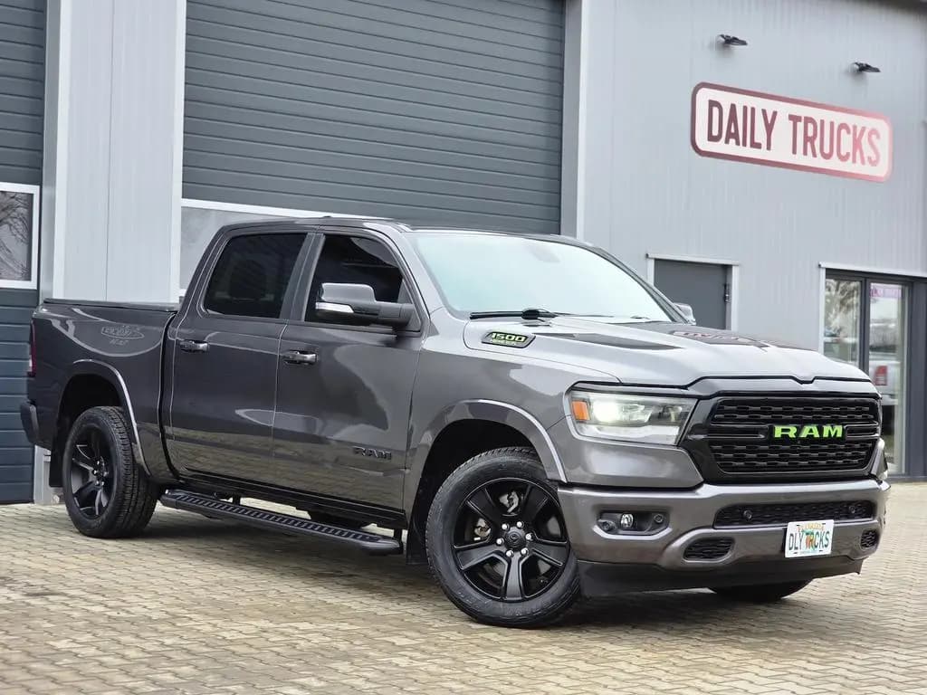 Main__Slider__Photo:Dodge RAM 1500 5.7 Bighorn Night LED AHK PDC Kamera 04/2022-0