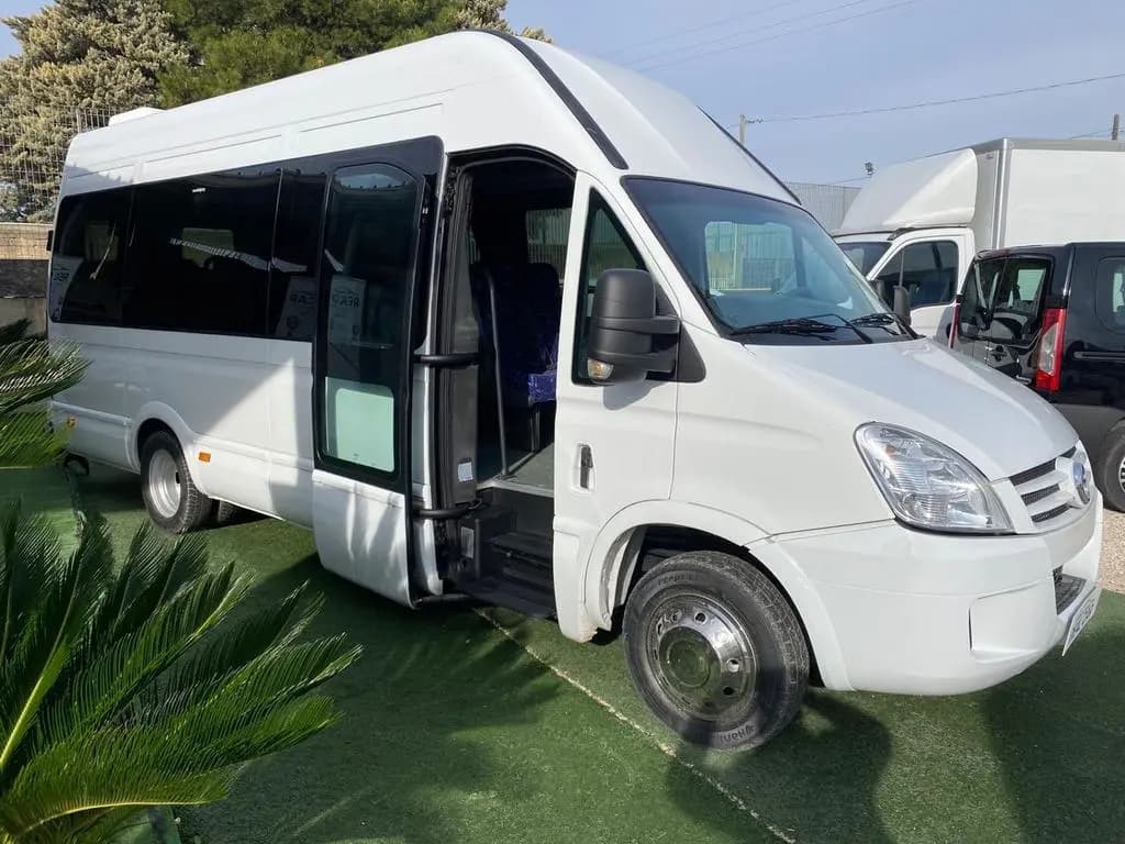 Main__Slider__Photo:Iveco Daily 50C15 20 Posti Mini Bus 01/2008-0