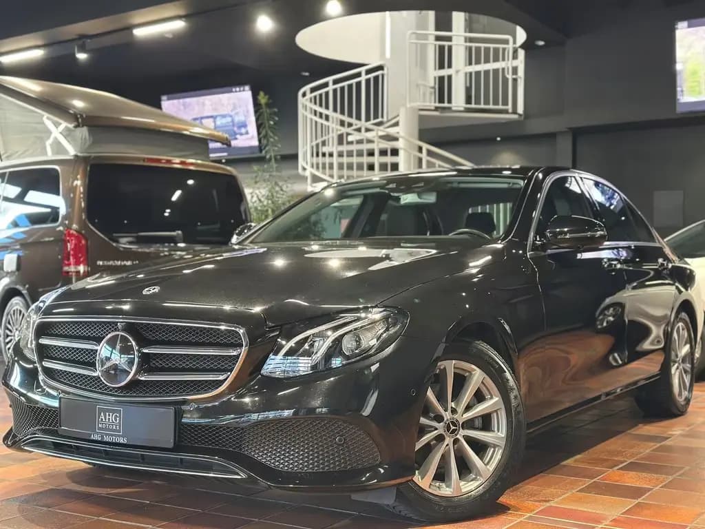 Main__Slider__Photo:Mercedes-Benz E 220 LIMOUSINE AVANTGARDE DISTRONIC COMAND 360° 11/2020-0