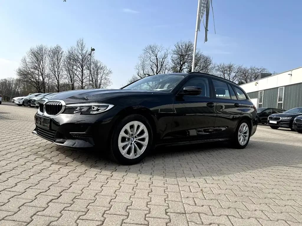 Main__Slider__Photo:BMW 318 d Touring *LED Navi Leder AHK DAB el. Heck* 09/2021-0