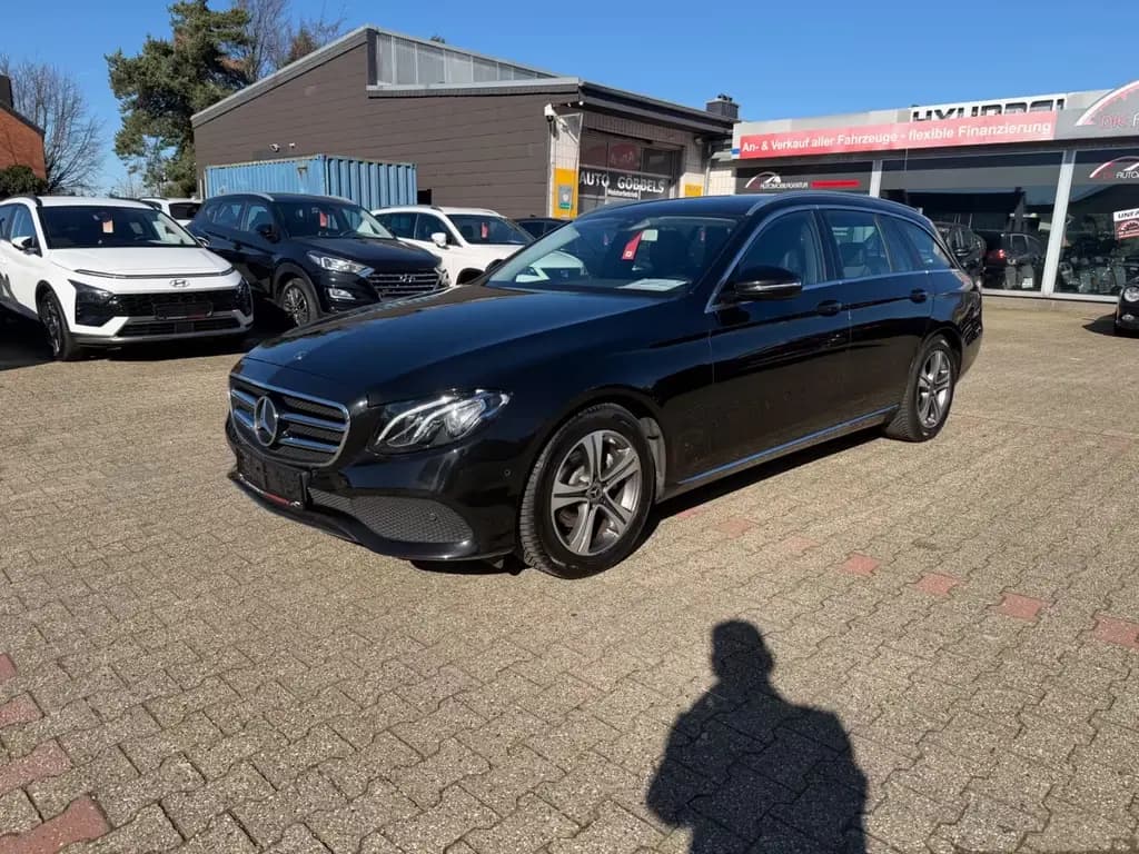 Main__Slider__Photo:Mercedes-Benz E-Class 200 T Avantgarde 9-G Facelift Comand LED 02/2019-0