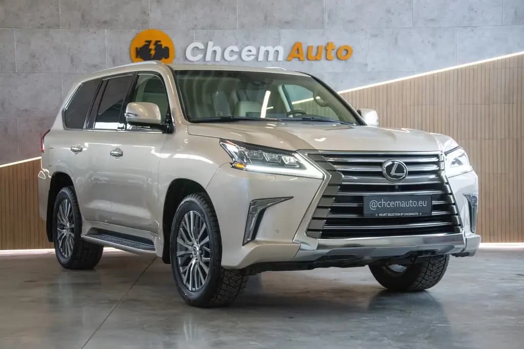 Main__Slider__Photo:Lexus LX 570 360° / HUD / TOP / Mark Levinson / Pano 01/2017-0