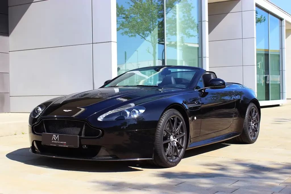 Main__Slider__Photo:Aston Martin V12 Vantage S Roadster | Schwarz/Schwarz | 2.Hd 04/2016-0
