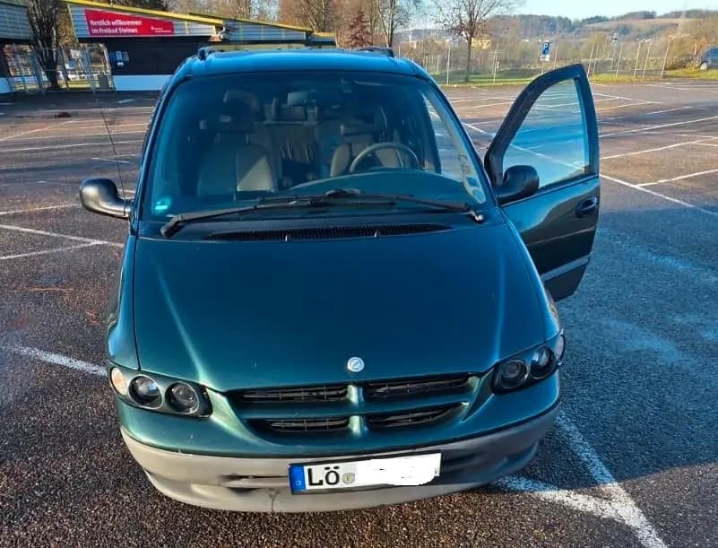 Main__Slider__Photo:Chrysler Voyager LE 3.3 V6 Auto LE 04/1998-0