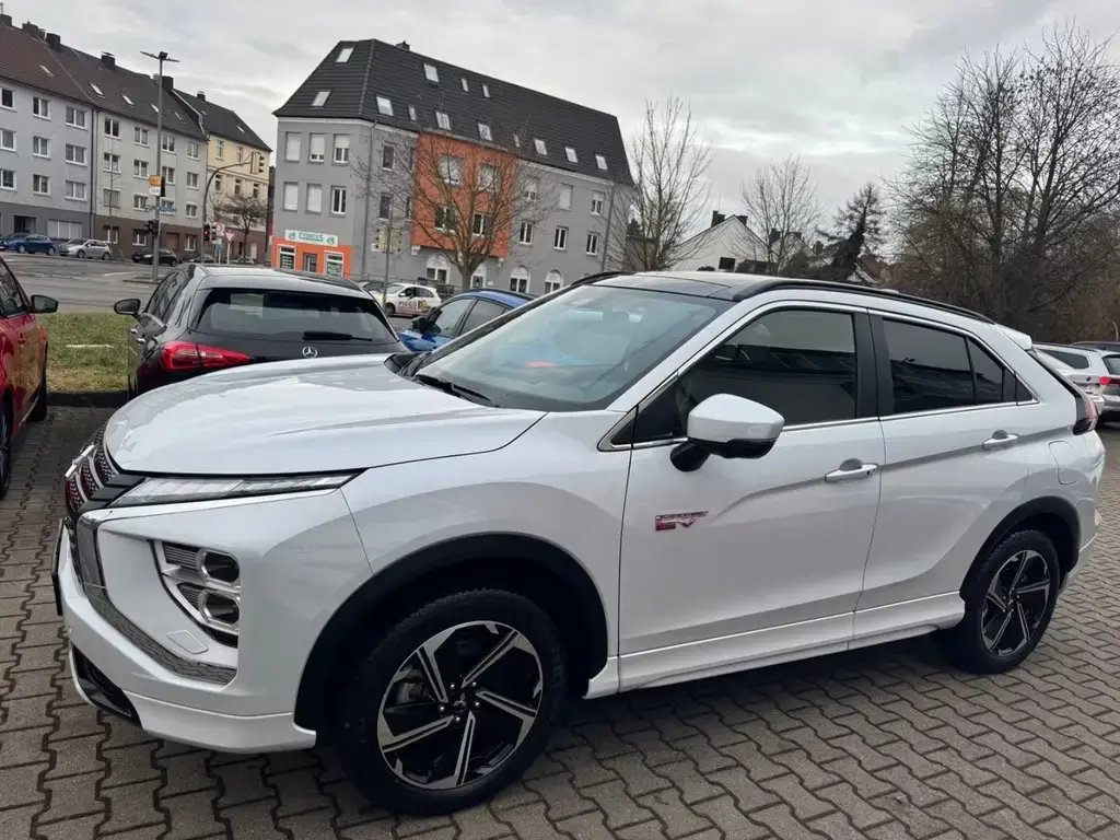 Main__Slider__Photo:Mitsubishi Eclipse Cross Top Hybrid 4WD 11/2022-1
