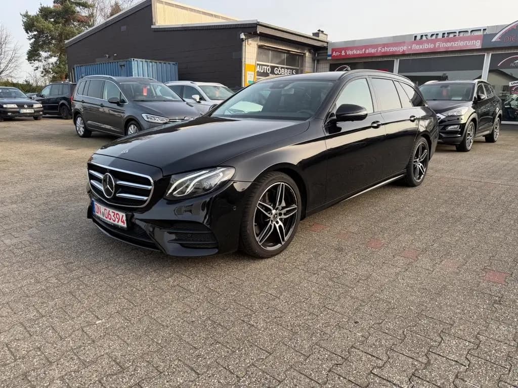 Main__Slider__Photo:Mercedes-Benz E-Class 300 d T 9-G AMG Widescreen Burmester ILS DIST 08/2018-0