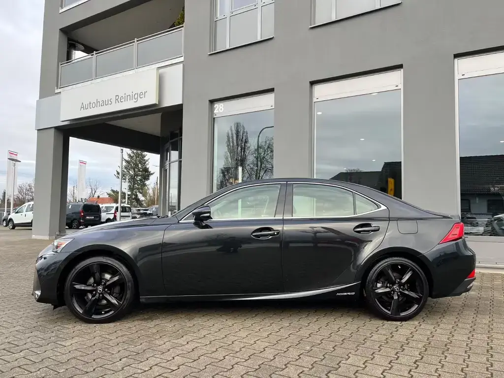 Main__Slider__Photo:Lexus IS 300 h Style *Lexus Relax Garantie* 11/2019-1