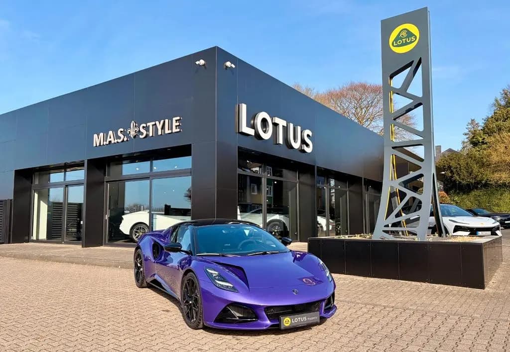 Main__Slider__Photo:Lotus Emira i4 Turbo SE Lotus Wuppertal null-0