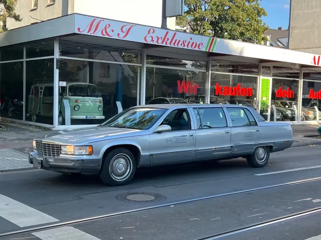 Main__Slider__Photo:Cadillac Fleetwood Strech Limousine 11/1995-0