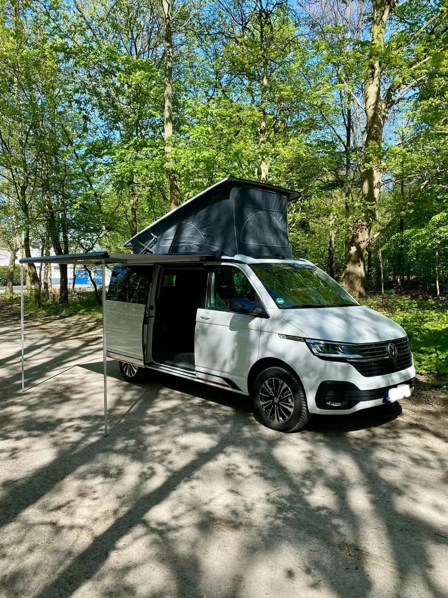 Main__Slider__Photo:Volkswagen Transporter California 01/2023-0