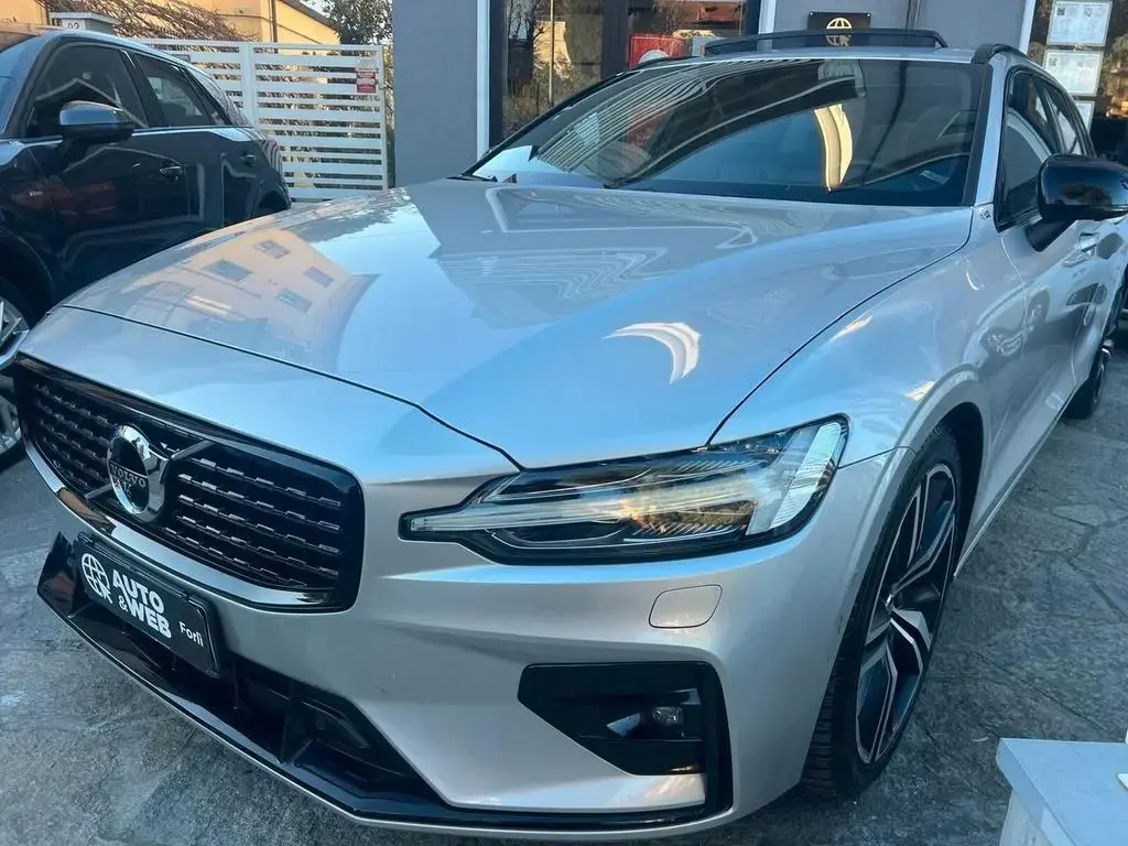 Main__Slider__Photo:Volvo V60 VOLVO V60 B4 GEARTRONIC R-DESING 11/2021-1
