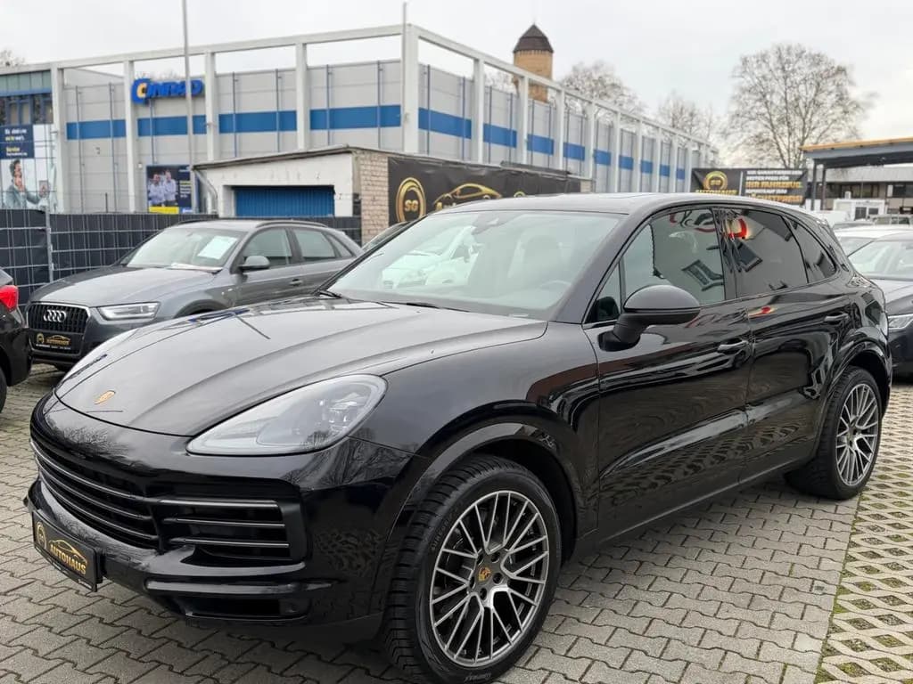 Main__Slider__Photo:Porsche Cayenne Platinum Edition 07/2022-0