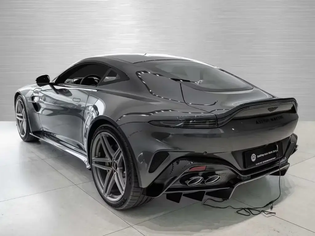 Main__Slider__Photo:Aston Martin V8 Vantage null-1
