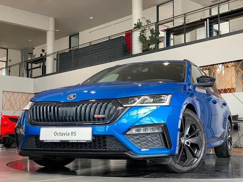 Main__Slider__Photo:Skoda Octavia 2.0 TDI RS ViCo Matrix Pano HUD ACC AHK 12/2021-0