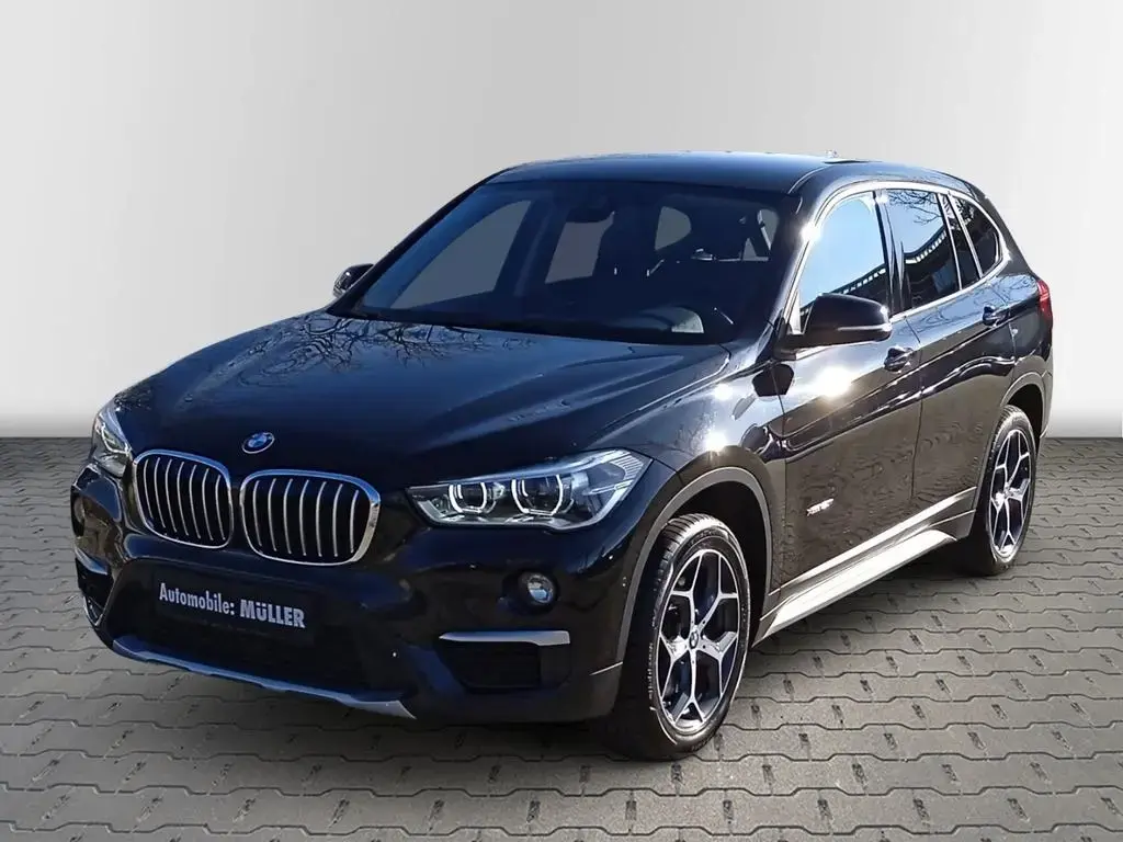 Main__Slider__Photo:BMW X1 xDrive 20i X-Line*Aut.*AHK*Parkassi.*LED*Sitz 03/2017-1