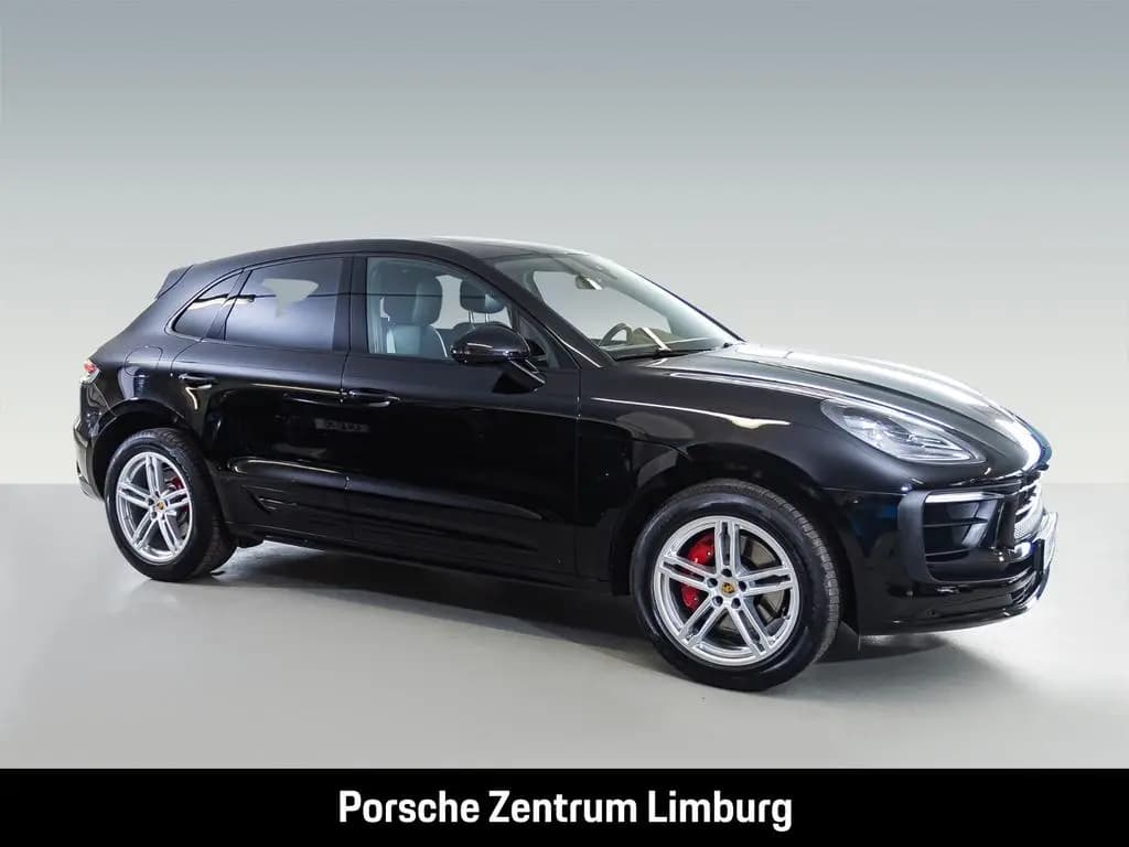 Main__Slider__Photo:Porsche Macan S Sportabgas Standheizung Surround-View 03/2023-0