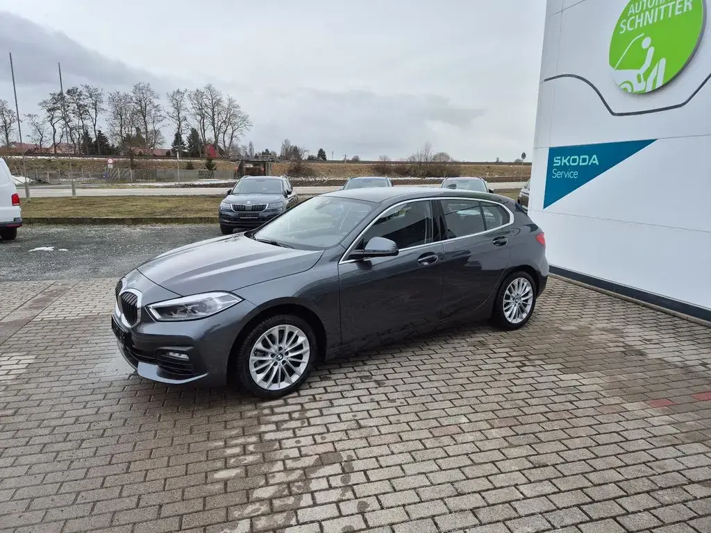 Main__Slider__Photo:BMW 1 Series 116 1 Limousine 116 i Advantage Automatik Einpar 05/2021-1