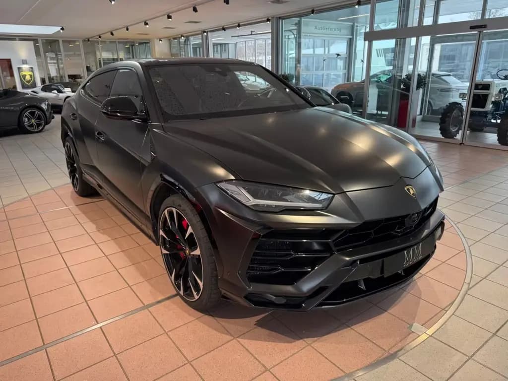Main__Slider__Photo:Lamborghini Urus ADAS/B&O/PANORAMA/NIGHTVISION 08/2018-0