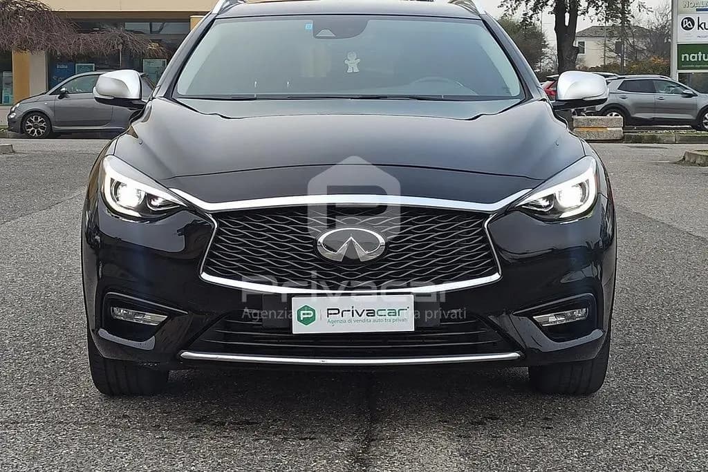 Main__Slider__Photo:Infiniti Q30 Q30 1.5 diesel Premium Tech 01/2018-0