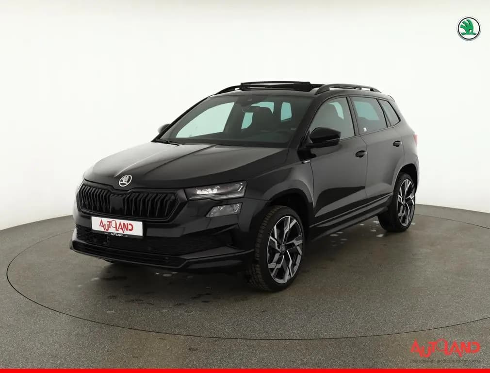 Main__Slider__Photo:Skoda Karoq Sportline 1.5 TSI DSG Matrix ACC AHK Pano 09/2025-0