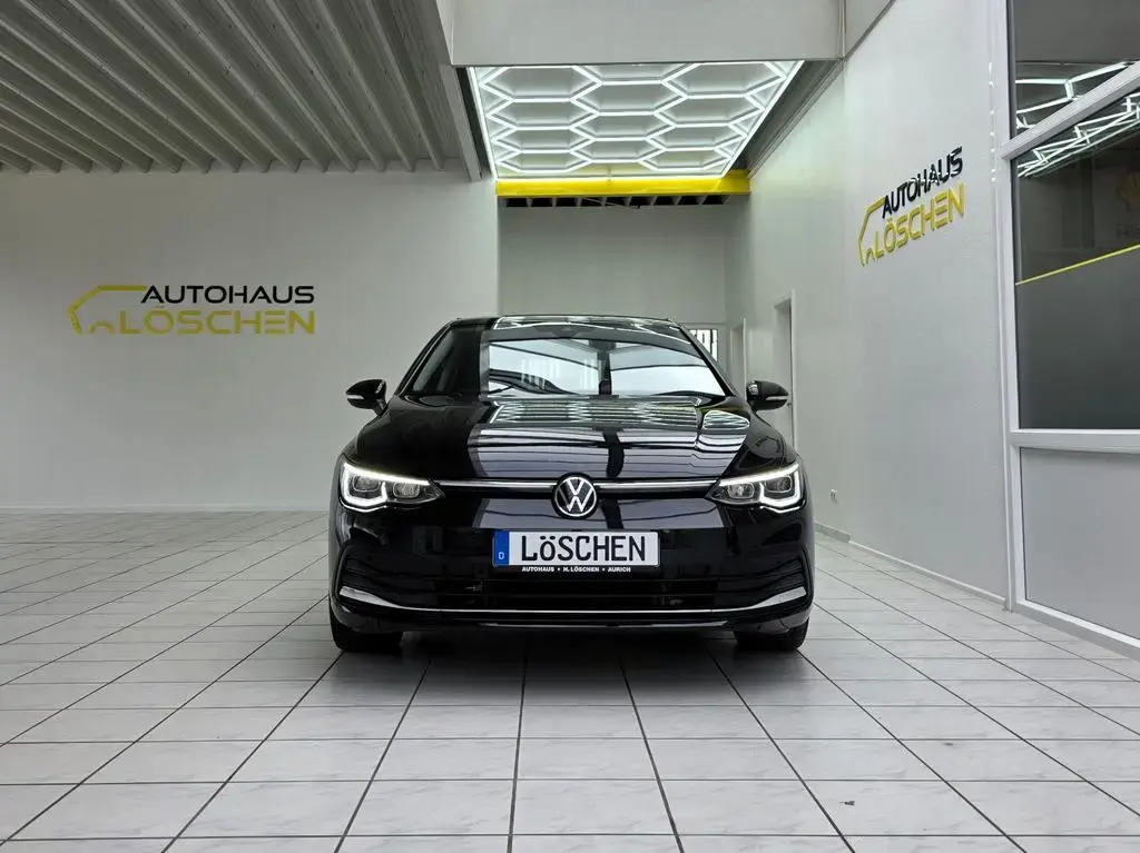 Main__Slider__Photo:Volkswagen Golf VIII Limo Style LED Rückfahrkamera Bergamo 01/2023-1