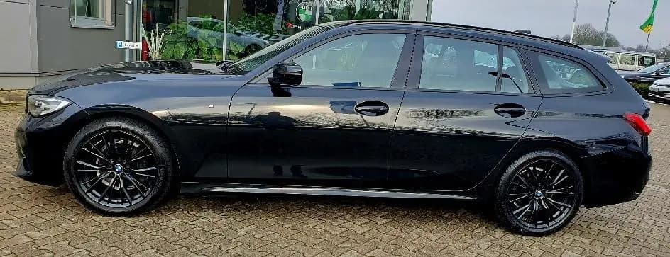 Main__Slider__Photo:BMW 3 Series 318 i 3 Touring i M Sport Sport Paket Automatik 12/2020-0