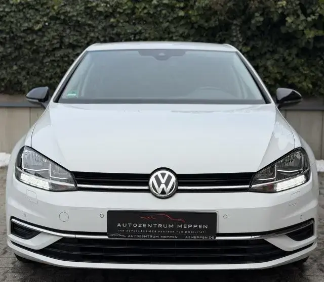 Main__Slider__Photo:Volkswagen Golf VII 1.0 TSI IQ.DRIVE OPF/NAVI/Spurhalte/LED 04/2019-1