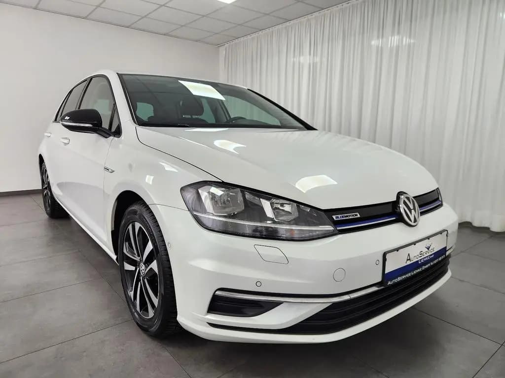 Main__Slider__Photo:Volkswagen Golf IQ.DRIVE DSG ACC NAV SHZ KAM PDC M&S CarPl. 05/2019-0