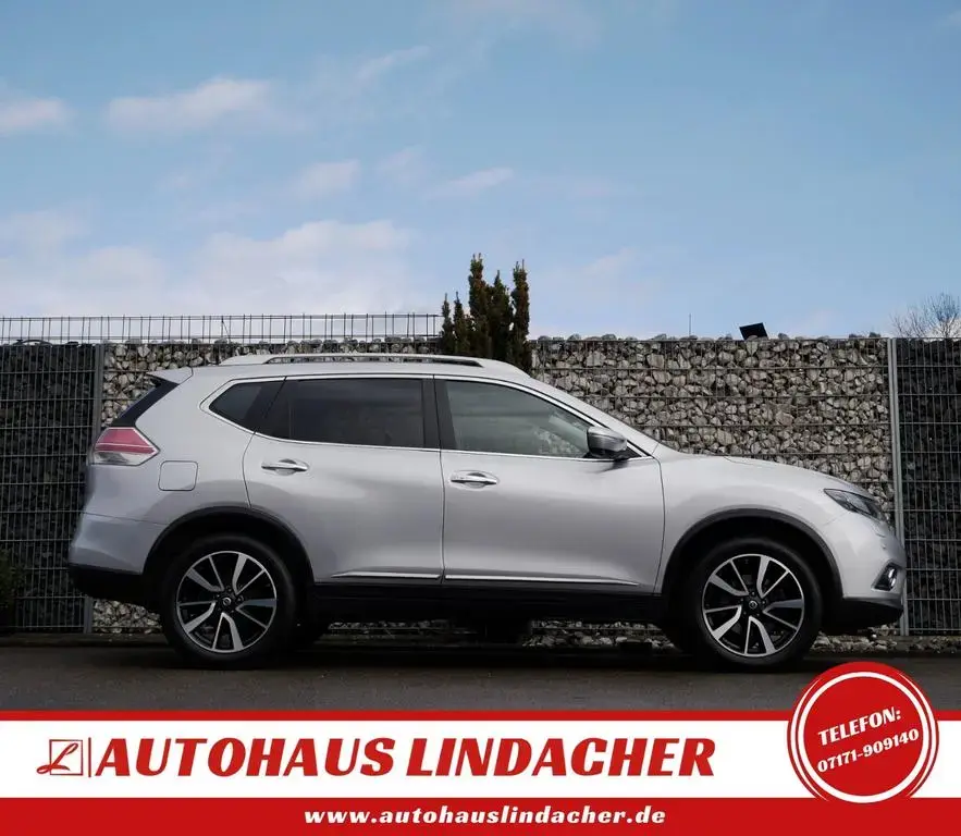 Main__Slider__Photo:Nissan X-Trail 360° I AHK I Panormaschiebedach 10/2015-1