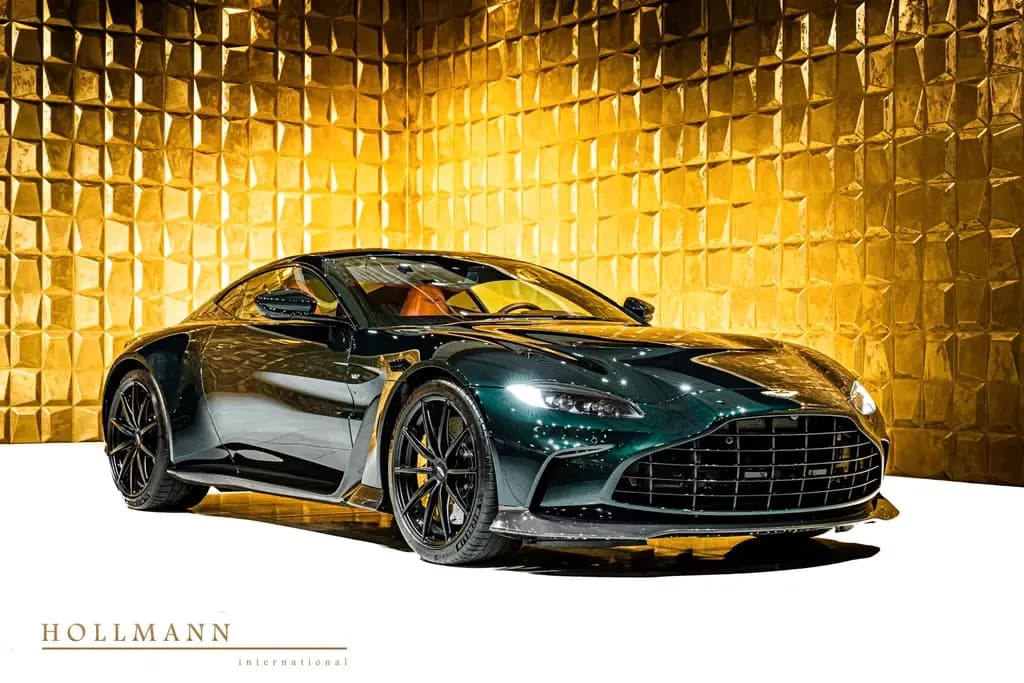 Main__Slider__Photo:Aston Martin V12 Vantage CARBON + CERAMIC + 360 CAMERA 02/2023-0