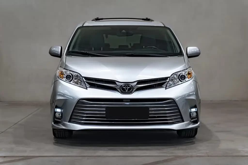 Main__Slider__Photo:Toyota Sienna 3.5 V6 LIMITED 8 Sitze Leder RKam SpurH 08/2019-0